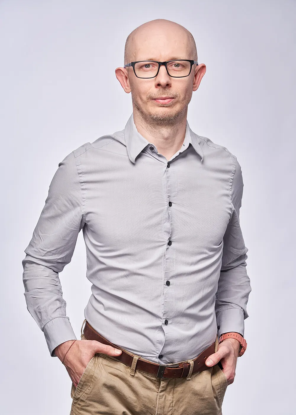 Top-half photo before outpainting to full body